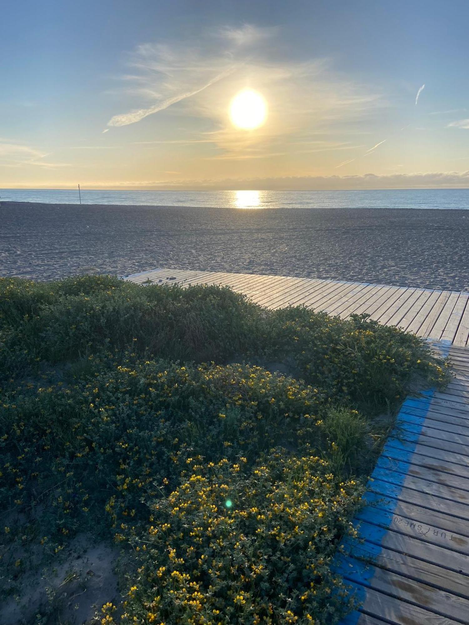 Primera Linea De Playa, Villa Conchita, Con Salida Al Mar Sagunto Eksteriør billede